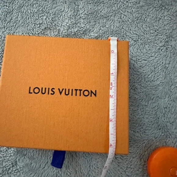 Louis Vuitton accessories box - Picture 3 of 6